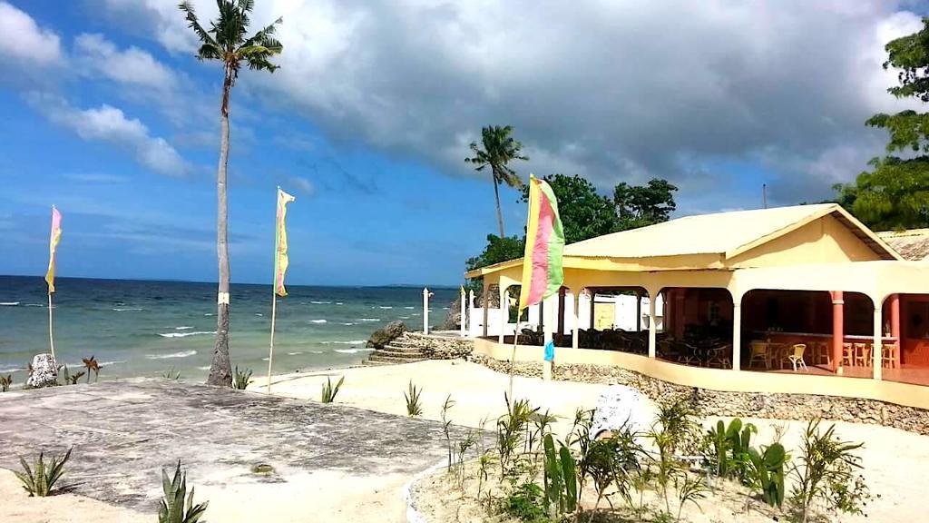 Casa Del Mar Beach Resort San Remigio  Exterior photo